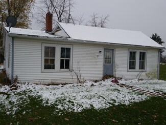 361 W Broadway St, Ipava, IL 61441