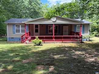 579 Glenmore Rd, Scottsville, VA 24562