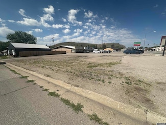 1002 W Spruce St, Rawlins, WY 82301