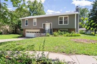 3209 W 21st St, Lawrence, KS 66047