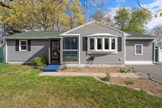14 Melinda Ln, Easthampton, MA 01027