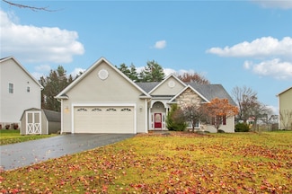 127 Harrogate Crossing, West Henrietta, NY 14586