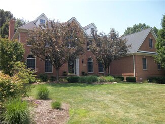 4909 Nobles Pond Dr NW, Canton, OH 44718