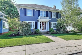 14 Lafayette St, Pawtucket, RI 02860