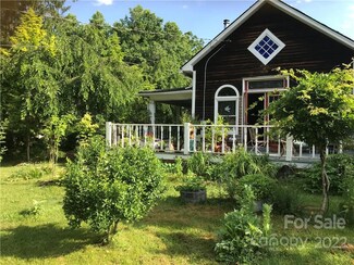 528 Padgettown Rd, Black Mountain, NC 28711