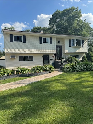 36 Dekalb Ave, Brentwood, NY 11717