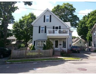 12 Auburn St, Melrose, MA 02176