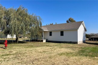 501 Kennedy Ave, Iola, KS 66749