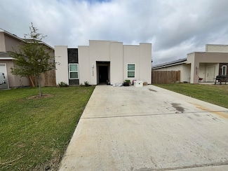 1004 La Muralla St, Laredo, TX 78046