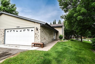 7097 Robinwood Bay, Woodbury, MN 55125