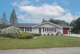 412 S Braintree Dr, Schaumburg, IL 60193