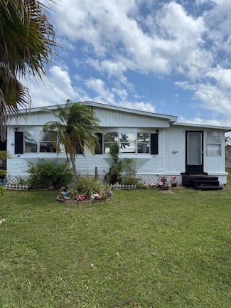 4 Monterey Way, Port Saint Lucie, FL 34952