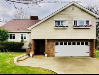 105 Oakview Dr, Kenova, WV 25530