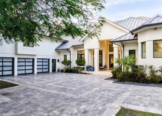 681 Katemore Ln, Naples, FL 34108