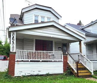 2812 W Burnham St, Milwaukee, WI 53215
