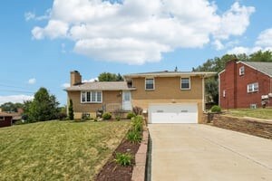455 Holdsworth Dr, Pittsburgh, PA 15236