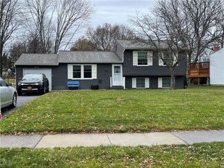 21 Peakview Dr, Henrietta, NY 14467