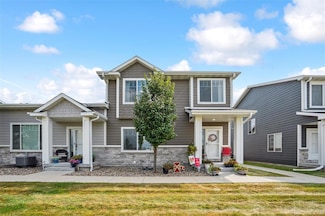 545 10th St, Waukee, IA 50263