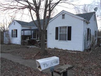 9331 E Oak St, Velpen, IN 47590