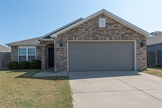 5026 W Claxton Cir, Fayetteville, AR 72704