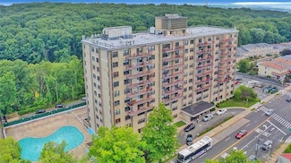 1000 Clove Rd Unit 4E, Staten Island, NY 10301