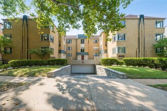 7542 York Dr Unit 3E, Saint Louis, MO 63105