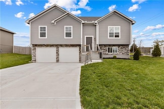 21116 E 8th St S, Independence, MO 64056