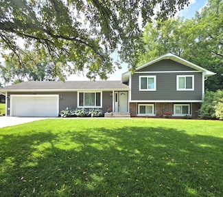 12249 24th Ave S, Burnsville, MN 55337