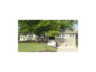 205 Saponi Ln, Greenwood, MO 64034