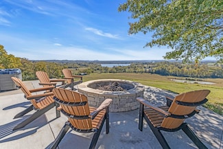 2202 Darks Mill Rd, Columbia, TN 38401