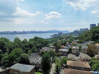 100 Old Palisade Rd Unit 1410, Fort Lee, NJ 07024