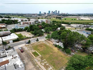 2521 Race St, Fort Worth, TX 76111