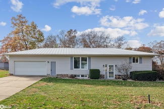 14681 Rosebud Dr, West Burlington, IA 52655