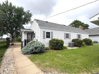 1805 Woodland Loop, Yankton, SD 57078