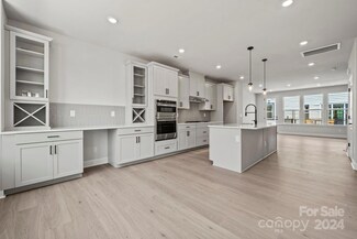 711 Hoke Ln, Davidson, NC 28036
