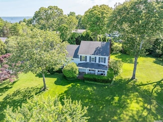 50 Bellport Ln, Bellport, NY 11713