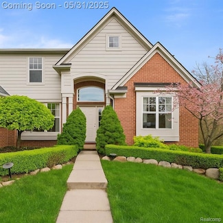 4651 Rosewood Ln, West Bloomfield, MI 48323