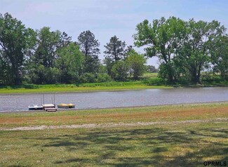 913 Road b, Henderson, NE 68371
