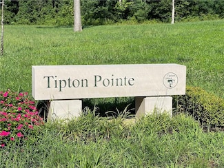 1792 Tipton Point Ct, Columbus, IN 47201