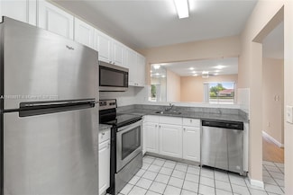 862 NE 209th St Unit 205, Miami, FL 33179