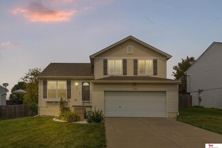 11208 Girard St, Omaha, NE 68142