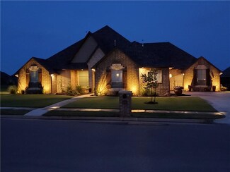 2924 Warwick Place, Edmond, OK 73013