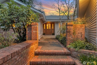 7215 76th Ave SE, Mercer Island, WA 98040
