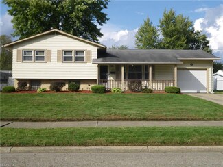 3034 Solar Dr NW, Warren, OH 44485