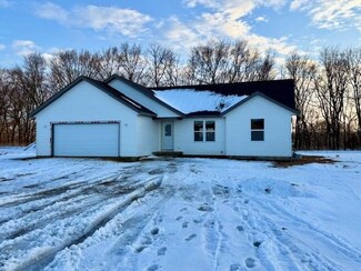 3224 Signal Point Dr, Allegan, MI 49010
