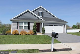 25 Amber Ln, Ephrata, PA 17522