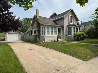 1045 Emmet St, Petoskey, MI 49770