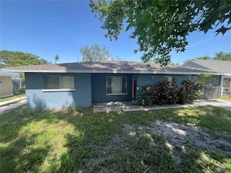 5719 2nd St W, Bradenton, FL 34207