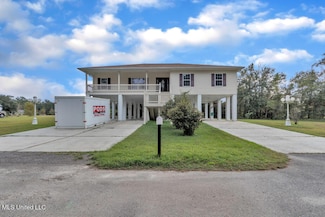 10053 Kingston Rd, Bay Saint Louis, MS 39520
