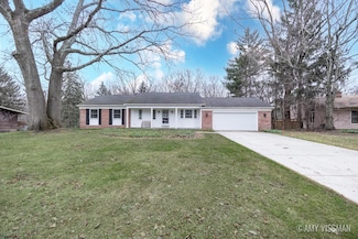 701 Greenbrier Dr SE, Grand Rapids, MI 49546
